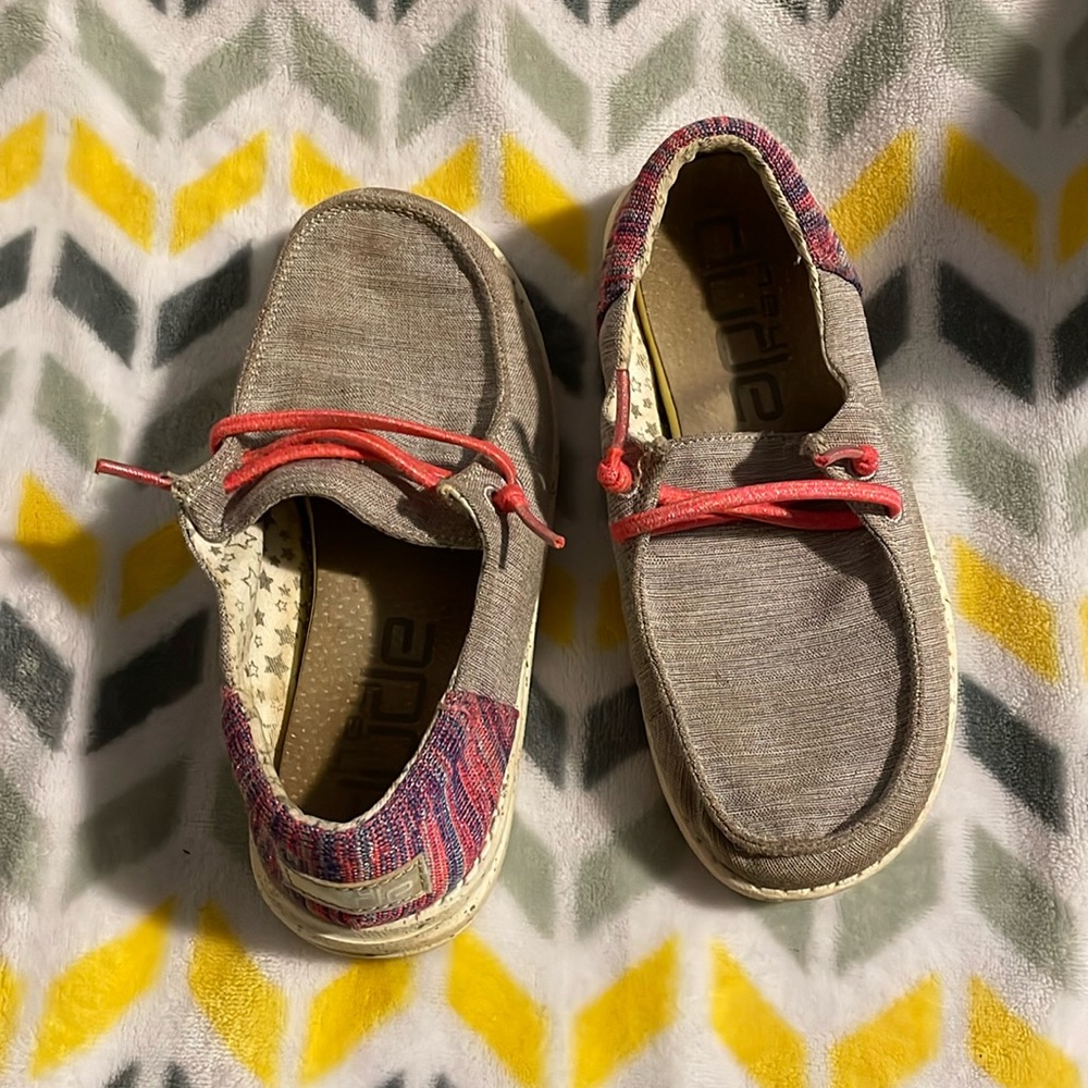 Girls Hey Dude shoes. Size K12.